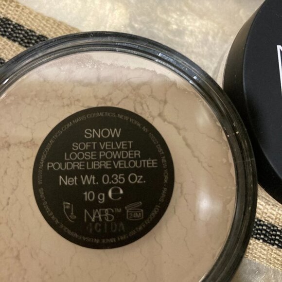 Nars Snow Loose Powder - Picture 3 of 4